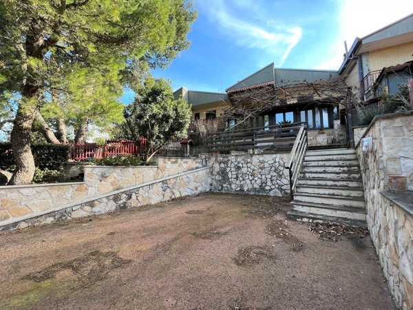 casa indipendente in vendita a Cassano delle Murge