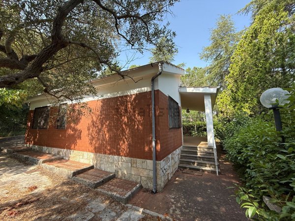 casa indipendente in vendita a Cassano delle Murge