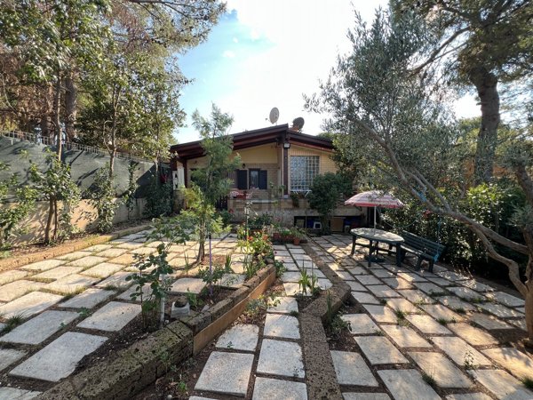 casa indipendente in vendita a Cassano delle Murge