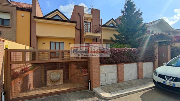 casa indipendente in vendita a Cassano delle Murge