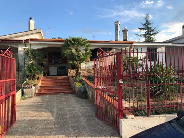 casa indipendente in vendita a Cassano delle Murge