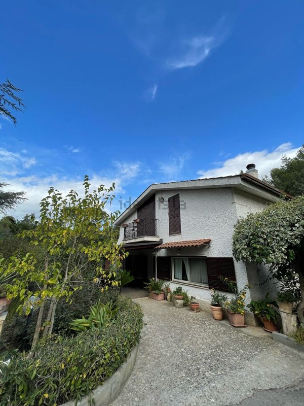 casa indipendente in vendita a Cassano delle Murge