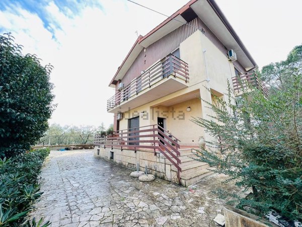 casa indipendente in vendita a Cassano delle Murge