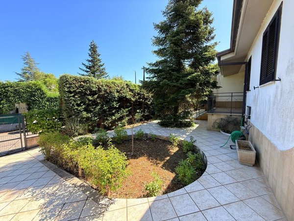 casa indipendente in vendita a Cassano delle Murge