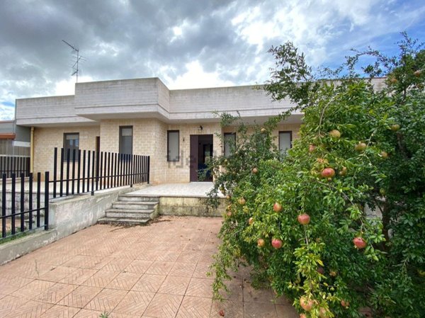 casa indipendente in vendita a Cassano delle Murge