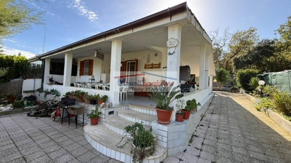 casa indipendente in vendita a Cassano delle Murge