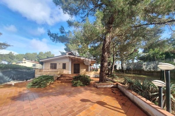 casa indipendente in vendita a Cassano delle Murge