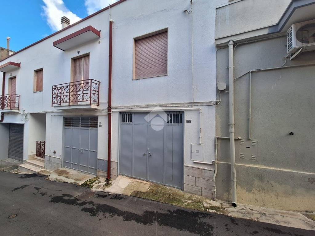 casa indipendente in vendita a Cassano delle Murge