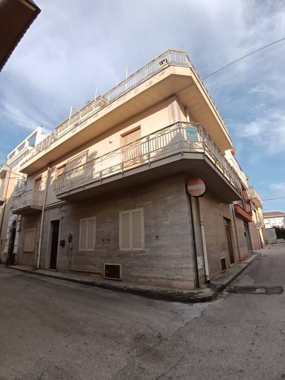 casa indipendente in vendita a Cassano delle Murge