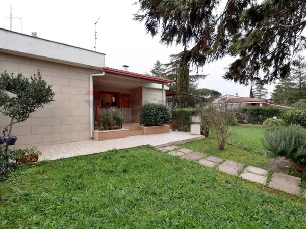 casa indipendente in vendita a Cassano delle Murge