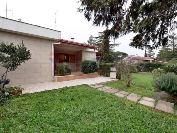 casa indipendente in vendita a Cassano delle Murge