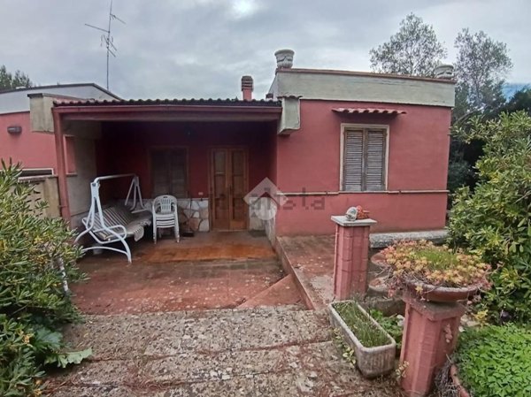 casa indipendente in vendita a Cassano delle Murge