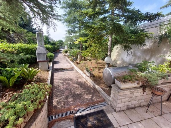 casa indipendente in vendita a Cassano delle Murge