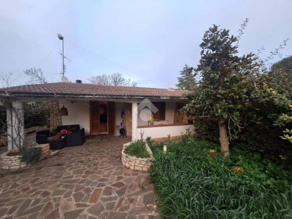 casa indipendente in vendita a Cassano delle Murge