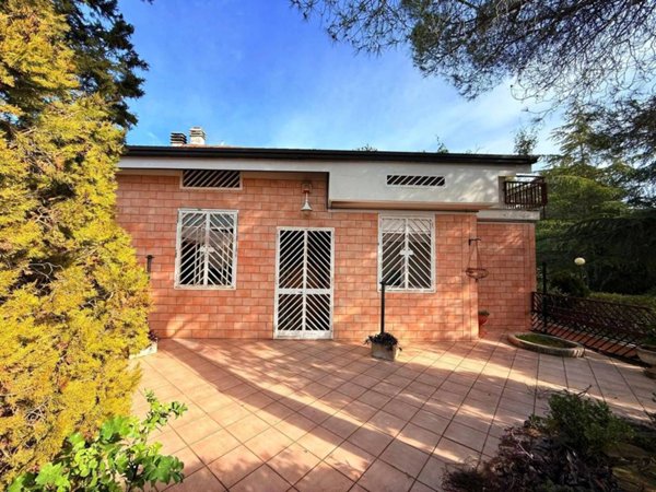 casa indipendente in vendita a Cassano delle Murge