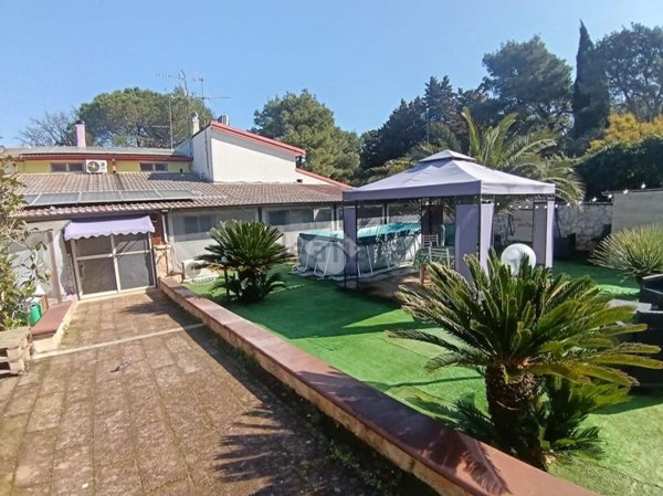 casa indipendente in vendita a Cassano delle Murge