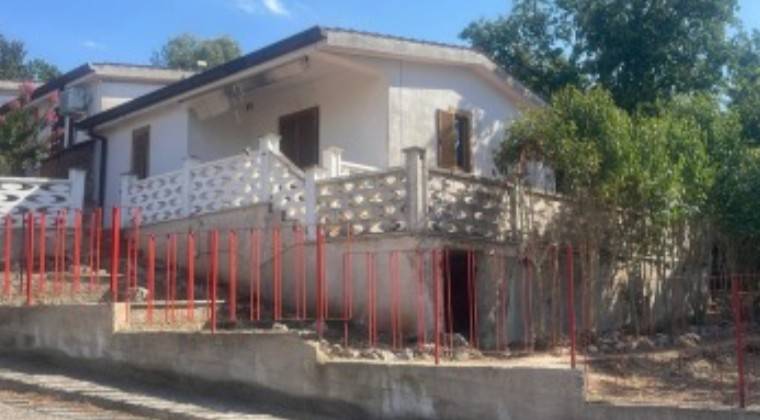 casa indipendente in vendita a Cassano delle Murge