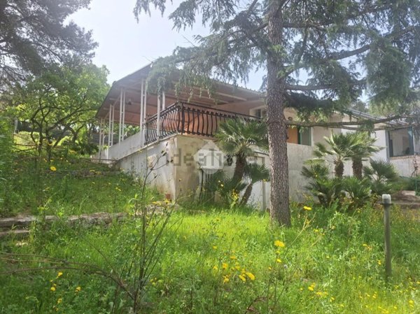 casa indipendente in vendita a Cassano delle Murge