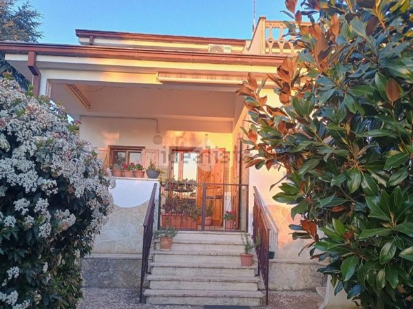 casa indipendente in vendita a Cassano delle Murge