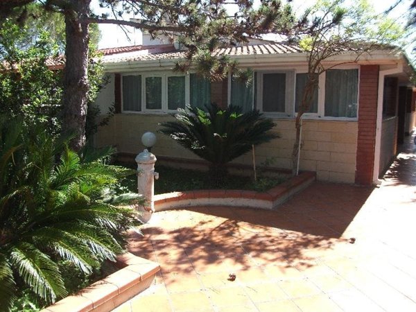 casa indipendente in vendita a Cassano delle Murge