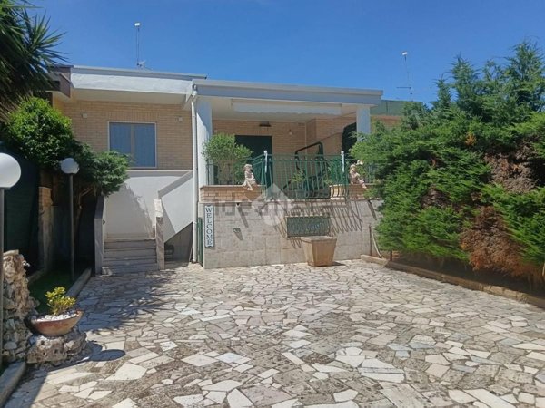 casa indipendente in vendita a Cassano delle Murge
