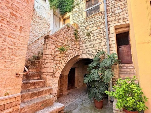 casa indipendente in vendita a Cassano delle Murge