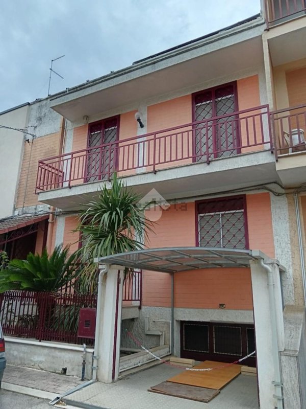 casa indipendente in vendita a Cassano delle Murge