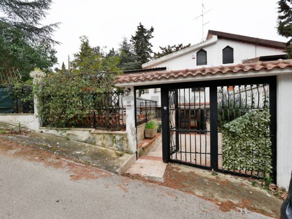 casa indipendente in vendita a Cassano delle Murge