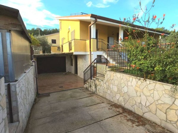 casa indipendente in vendita a Cassano delle Murge