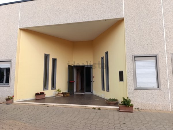 locale commerciale in vendita a Cassano delle Murge