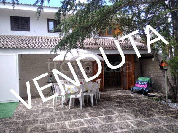 casa indipendente in vendita a Cassano delle Murge