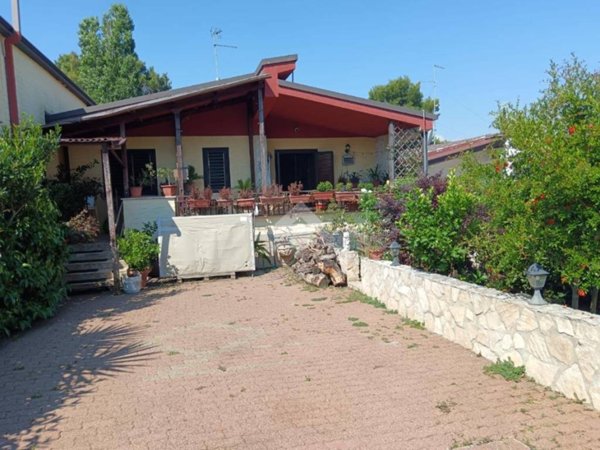 casa indipendente in vendita a Cassano delle Murge