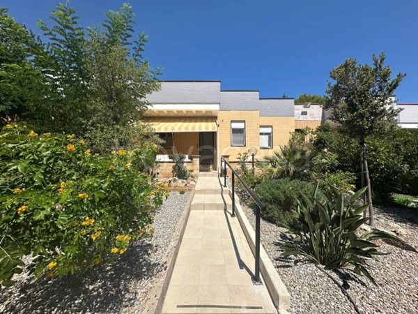 casa indipendente in vendita a Cassano delle Murge
