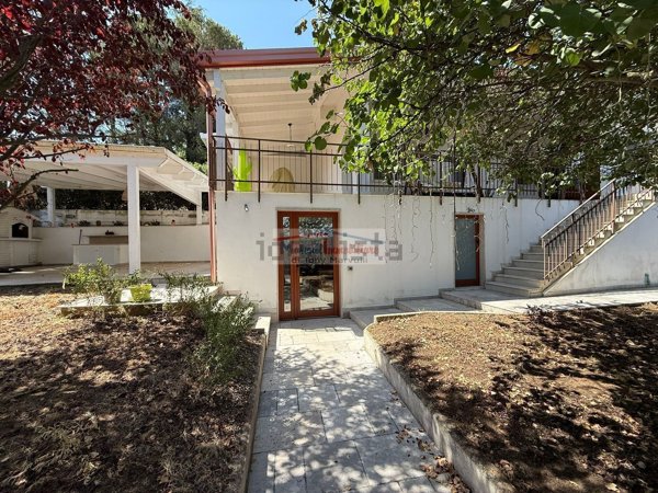 casa indipendente in vendita a Cassano delle Murge