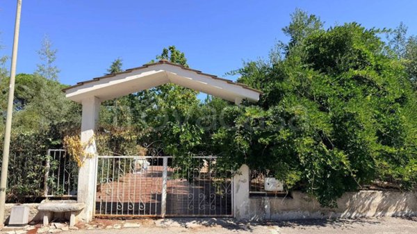 casa indipendente in vendita a Cassano delle Murge