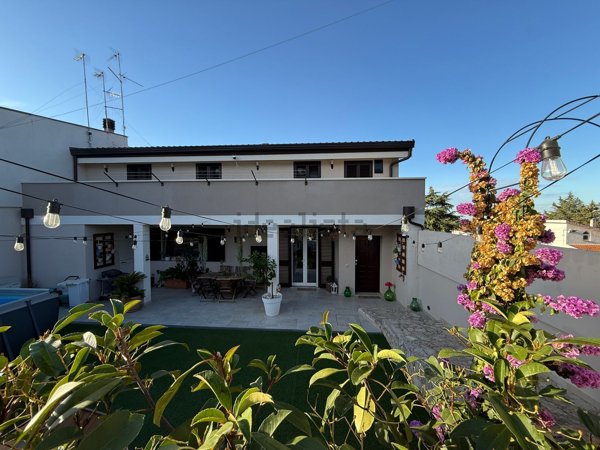 casa indipendente in vendita a Cassano delle Murge