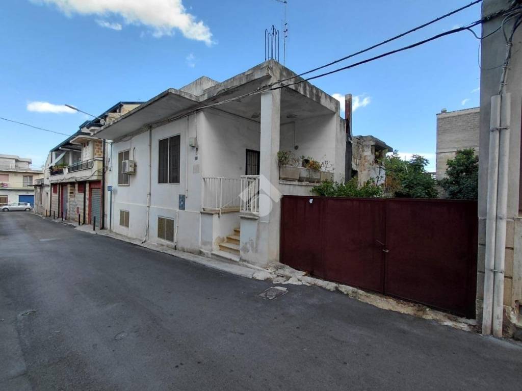 casa indipendente in vendita a Cassano delle Murge