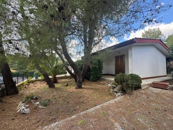 casa indipendente in vendita a Cassano delle Murge