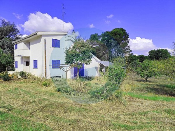 casa indipendente in vendita a Cassano delle Murge