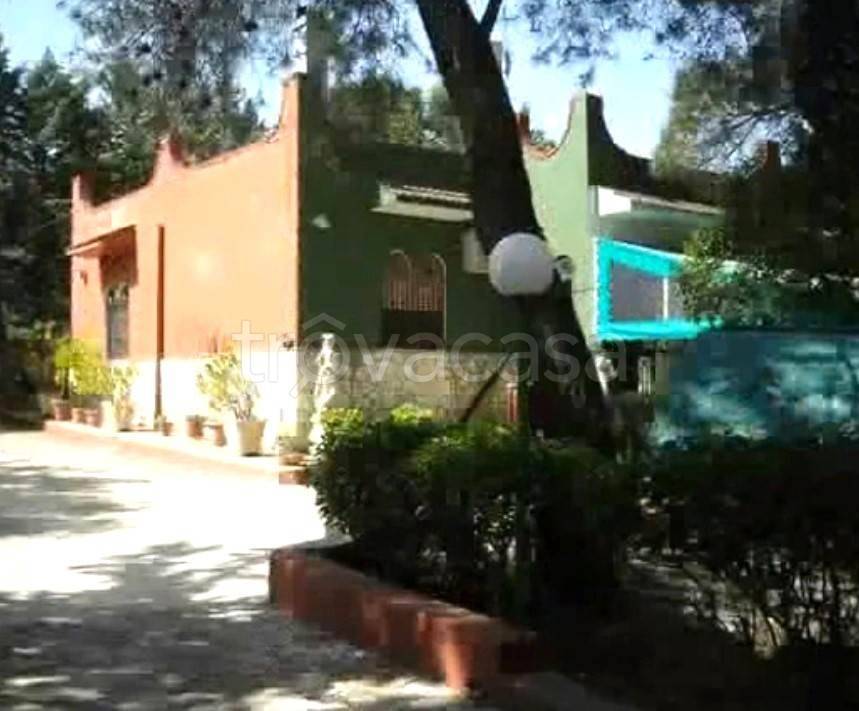 casa indipendente in vendita a Cassano delle Murge