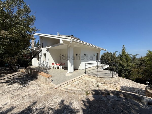 casa indipendente in vendita a Cassano delle Murge