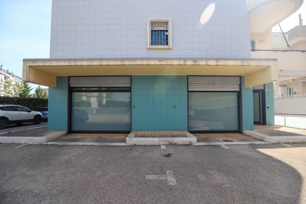 locale commerciale in vendita a Castellana Grotte