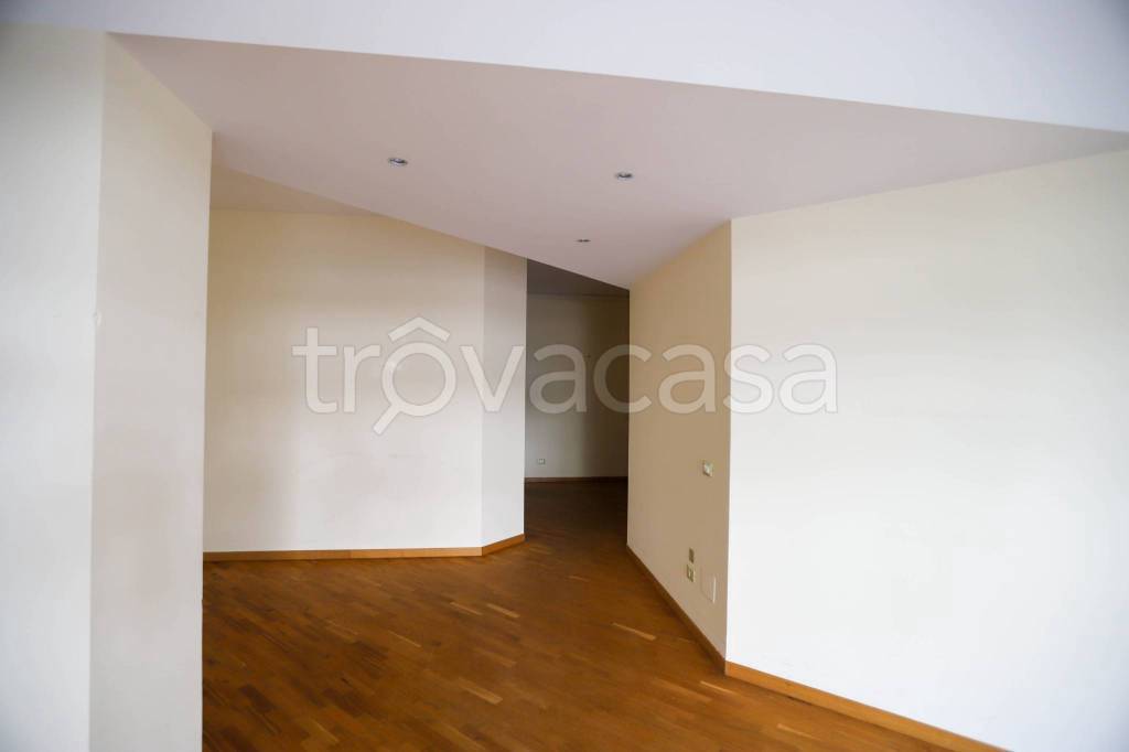 locale commerciale in vendita a Castellana Grotte