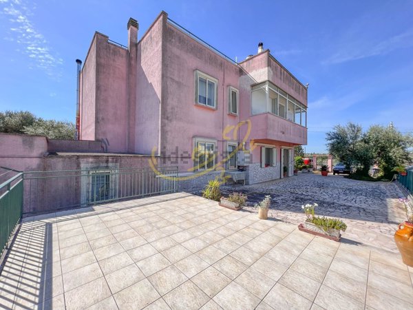 casa indipendente in vendita a Castellana Grotte