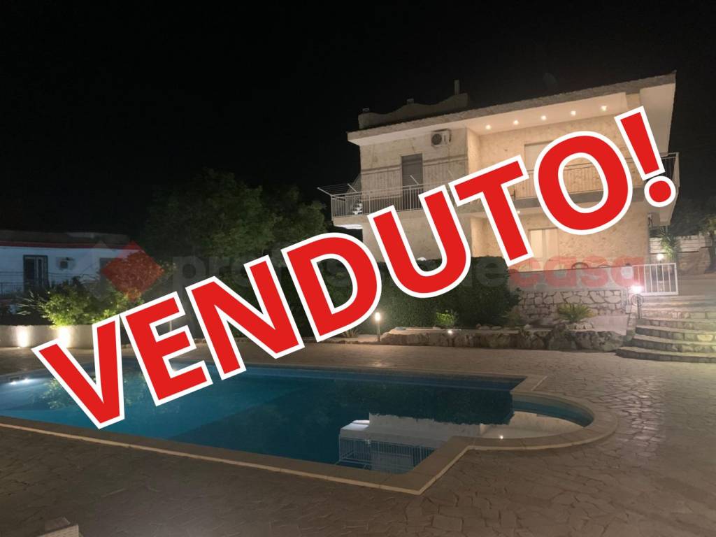 casa indipendente in vendita a Castellana Grotte