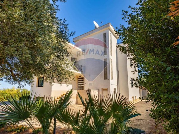 casa indipendente in vendita a Castellana Grotte