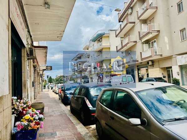 locale commerciale in vendita a Castellana Grotte