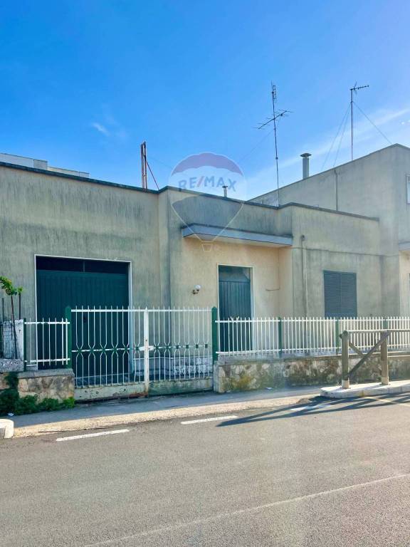 casa indipendente in vendita a Castellana Grotte