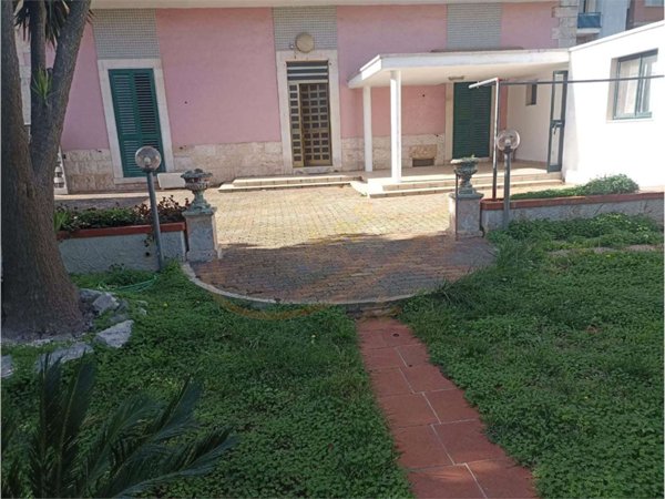 casa indipendente in vendita a Castellana Grotte
