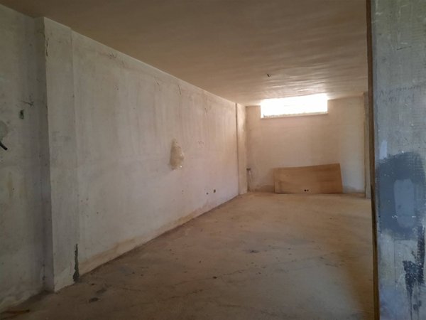 locale di sgombero in vendita a Castellana Grotte